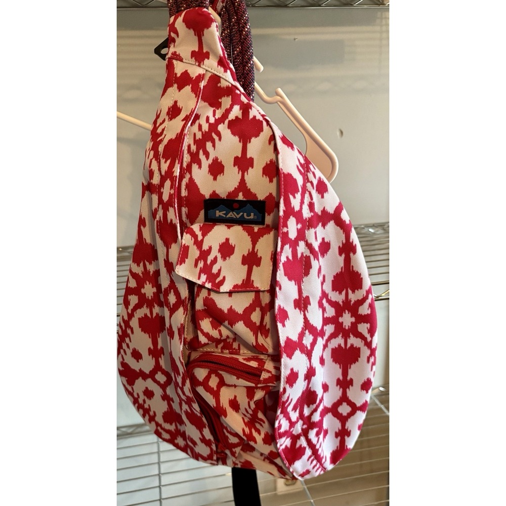 NWT KAVU Rope Sling Bag Red And White Abstract Ikat-style Print